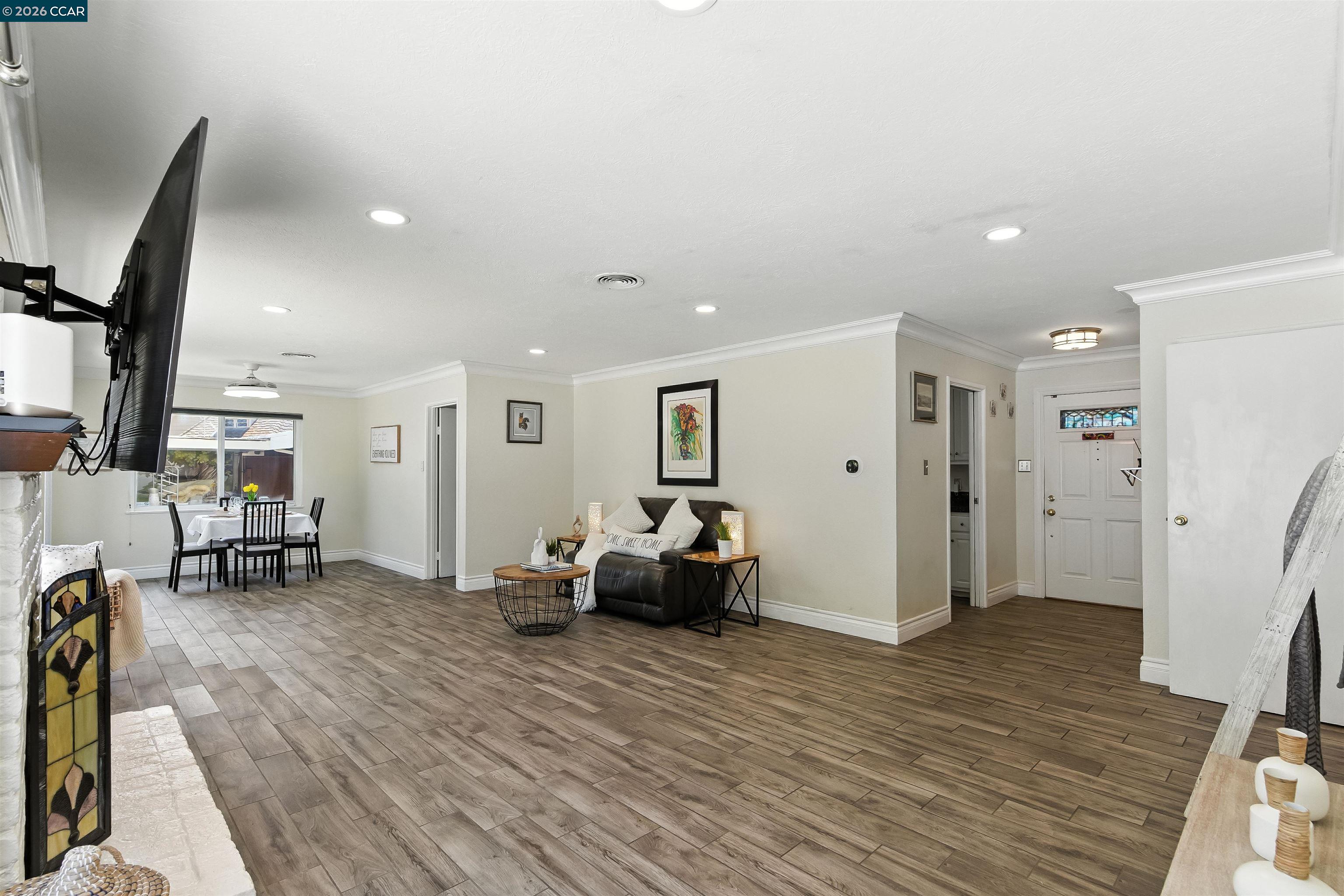 Detail Gallery Image 6 of 37 For 1201 Valle Vista Ave, Vallejo,  CA 94589-2826 - 3 Beds | 2 Baths