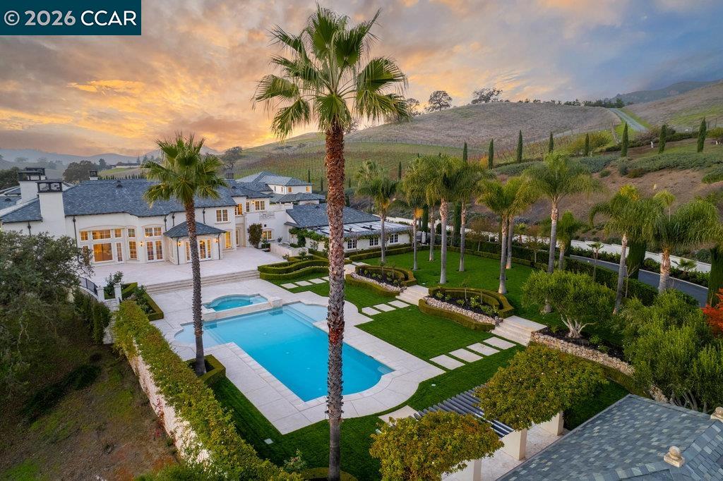 Detail Gallery Image 11 of 60 For 10 Serenity Ln, Alamo,  CA 94507 - 12 Beds | 13/3 Baths