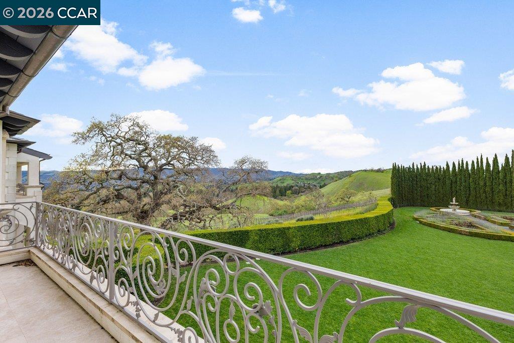 Detail Gallery Image 12 of 60 For 10 Serenity Ln, Alamo,  CA 94507 - 12 Beds | 13/3 Baths