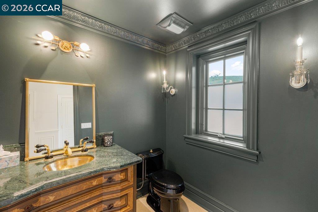 Detail Gallery Image 8 of 60 For 10 Serenity Ln, Alamo,  CA 94507 - 12 Beds | 13/3 Baths