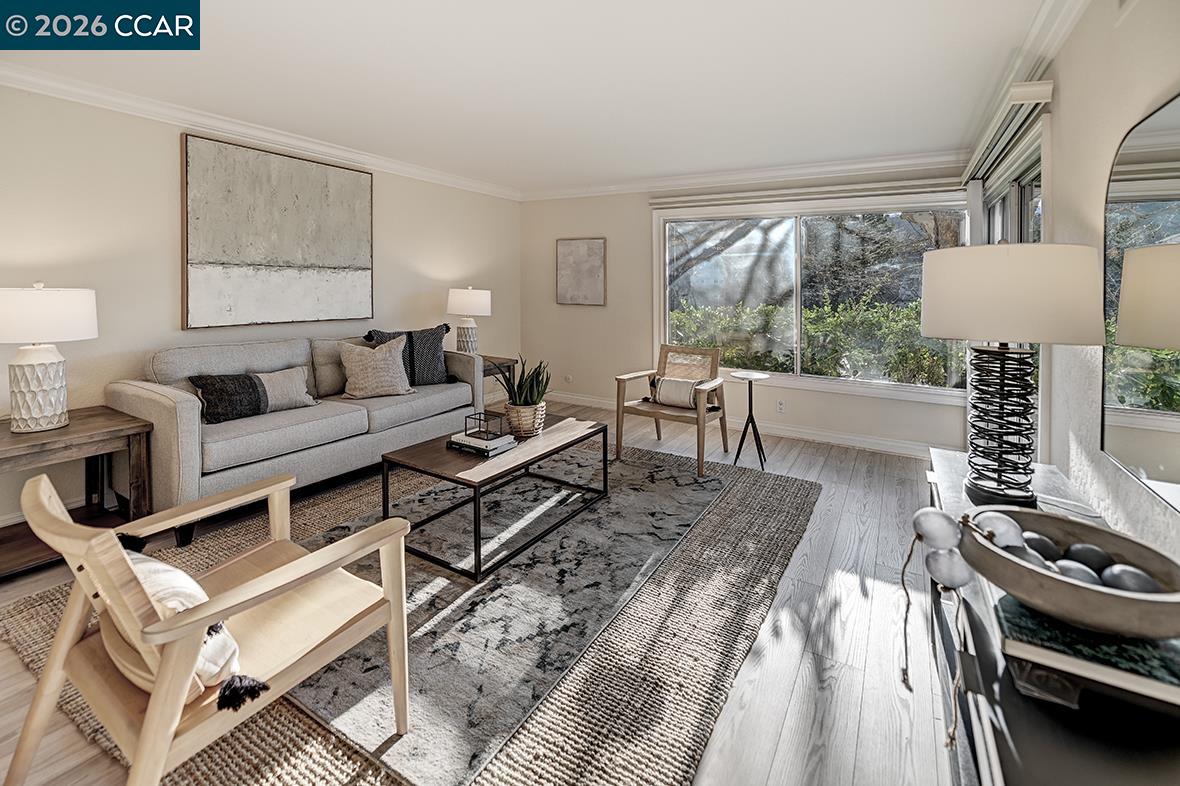 Photo #2: 41125531 Listing: Photo #2