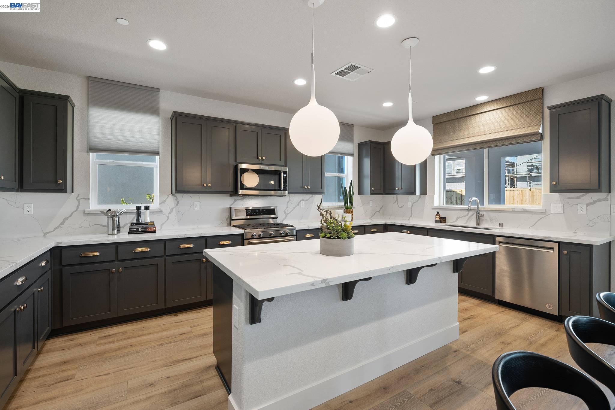 Detail Gallery Image 16 of 60 For 1512 Millennium Way, Fairfield,  CA 94533 - 5 Beds | 4 Baths