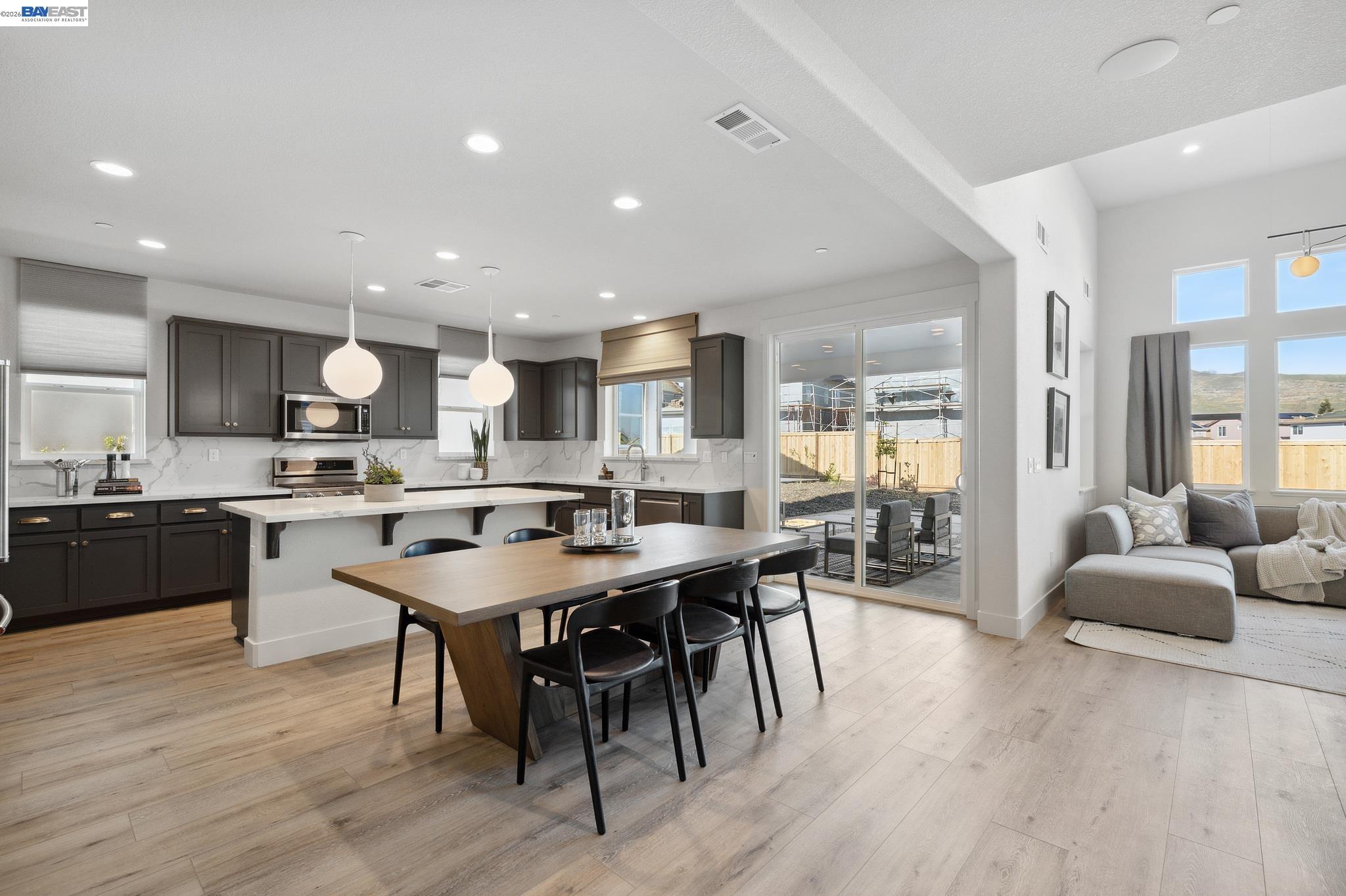 Detail Gallery Image 10 of 60 For 1512 Millennium Way, Fairfield,  CA 94533 - 5 Beds | 4 Baths