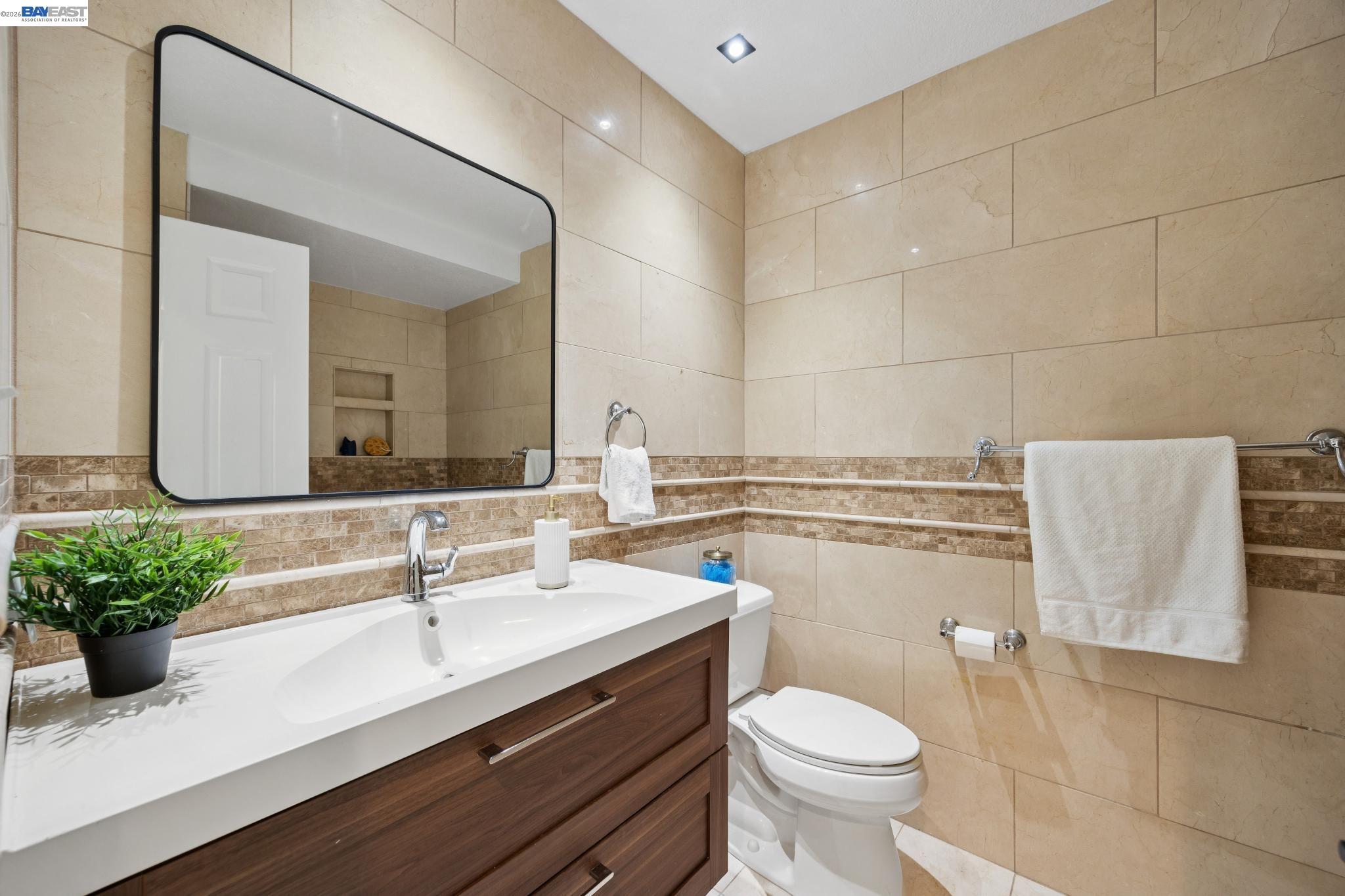 Detail Gallery Image 27 of 38 For 30 Sea Brg, Alameda,  CA 94502 - 3 Beds | 2/1 Baths