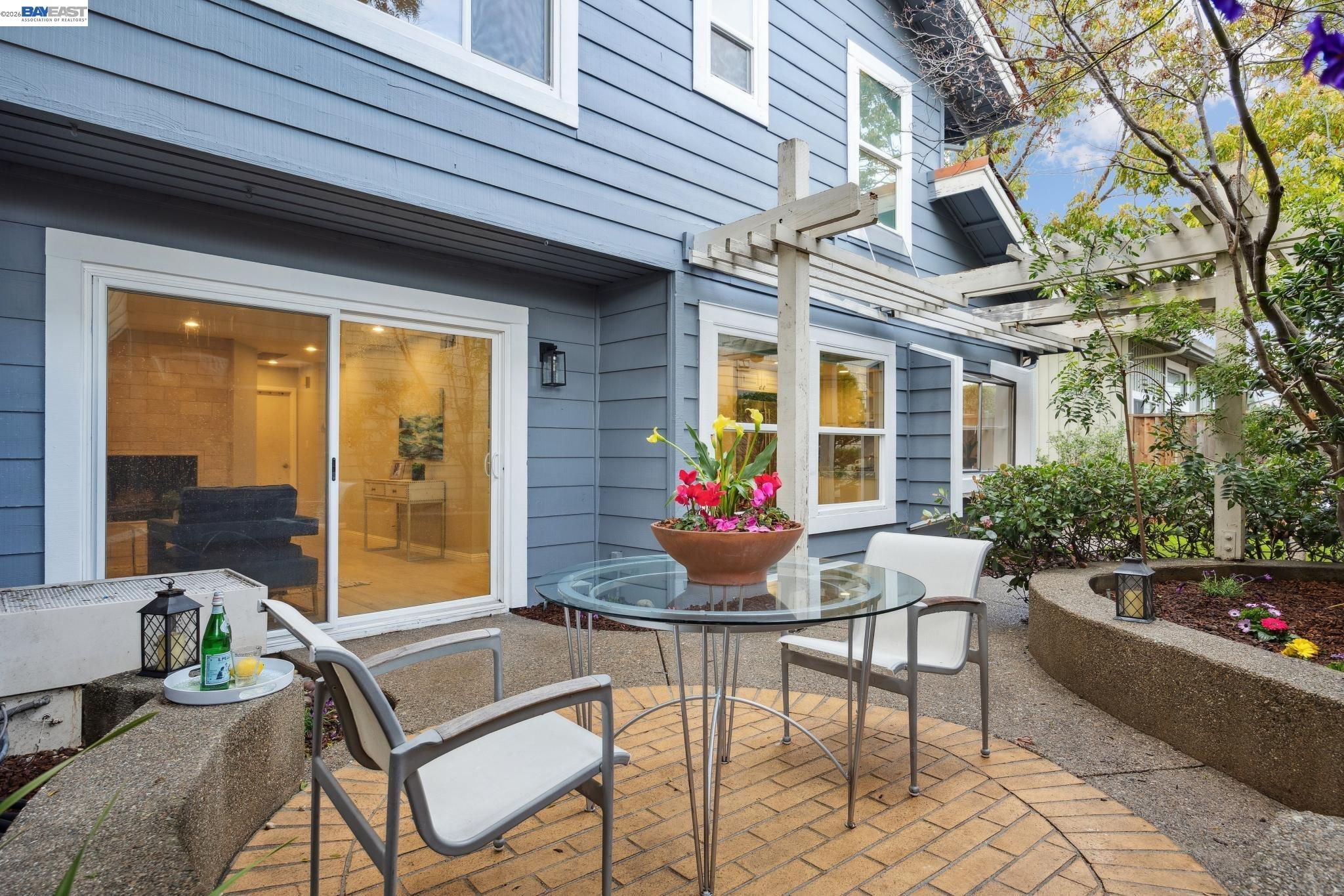 Detail Gallery Image 33 of 38 For 30 Sea Brg, Alameda,  CA 94502 - 3 Beds | 2/1 Baths