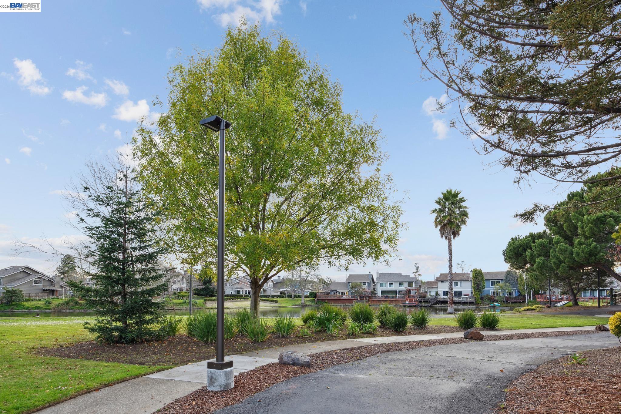 Detail Gallery Image 36 of 38 For 30 Sea Brg, Alameda,  CA 94502 - 3 Beds | 2/1 Baths