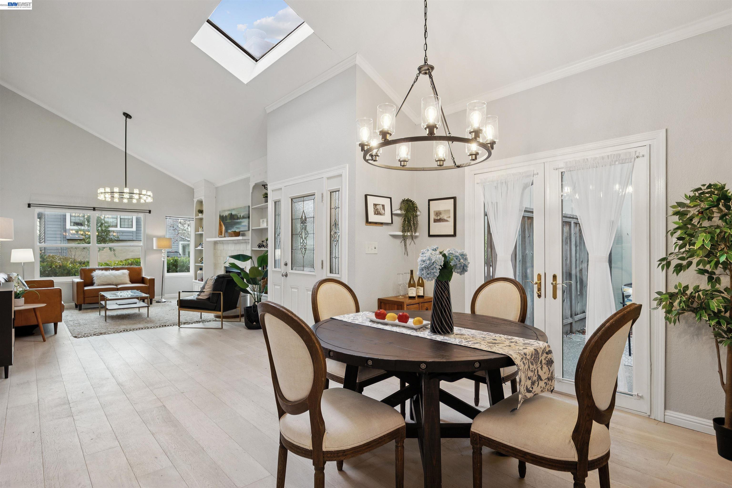 Detail Gallery Image 6 of 38 For 30 Sea Brg, Alameda,  CA 94502 - 3 Beds | 2/1 Baths