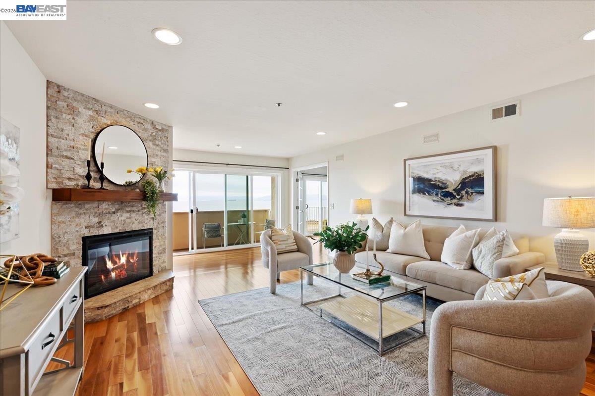 Photo #2: 41125535 Listing: Photo #2