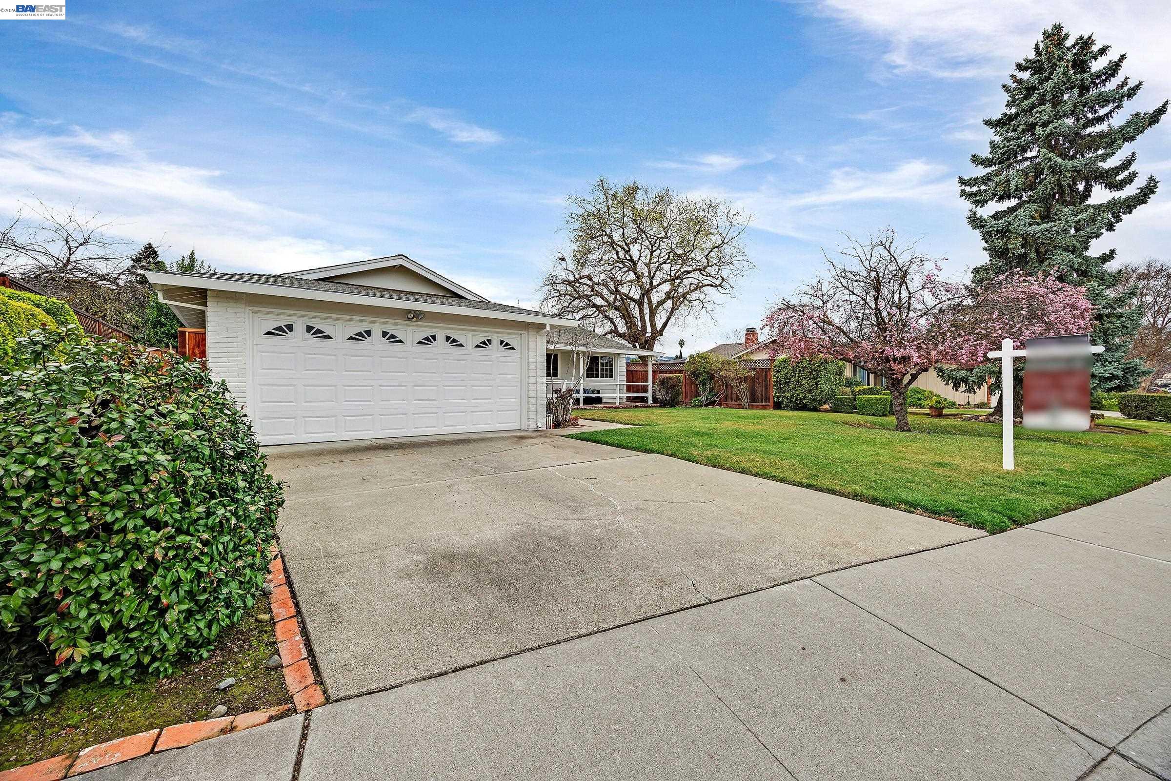 Detail Gallery Image 4 of 43 For 4034 Francisco St, Pleasanton,  CA 94566 - 4 Beds | 2 Baths