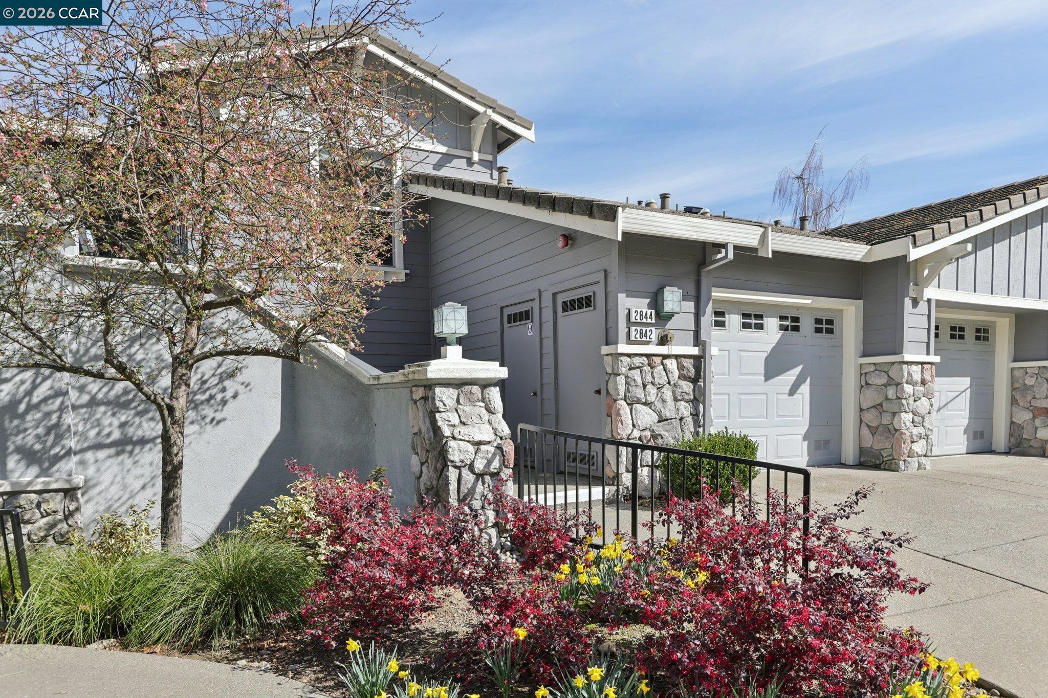 Photo #2: 41125537 Listing: Photo #2