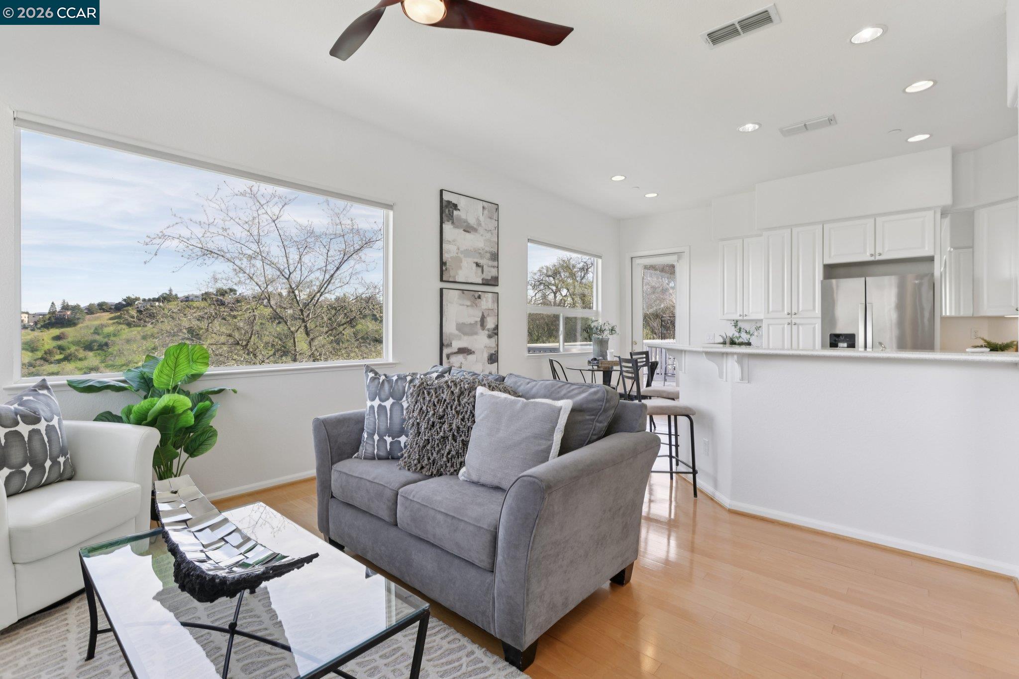 Photo #9: 41125537 Listing: Photo #9