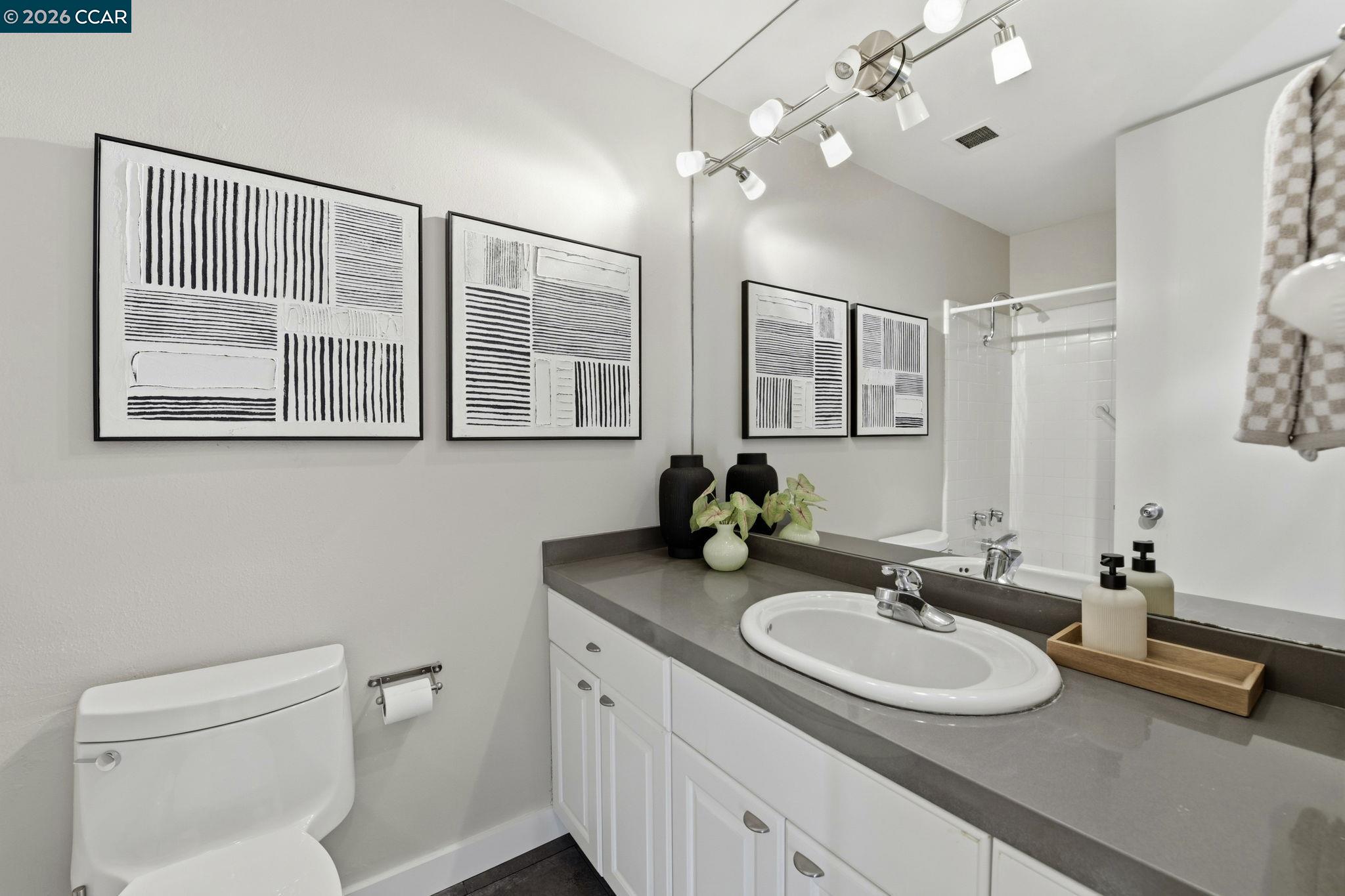 Photo #26: 41125538 Listing: Photo #26