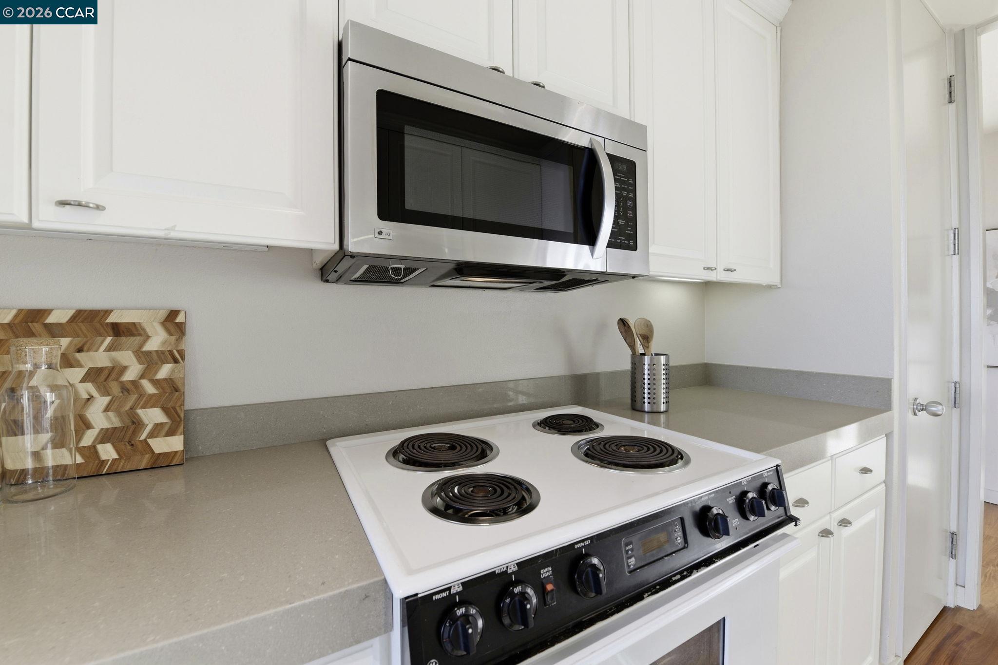 Photo #8: 41125538 Listing: Photo #8