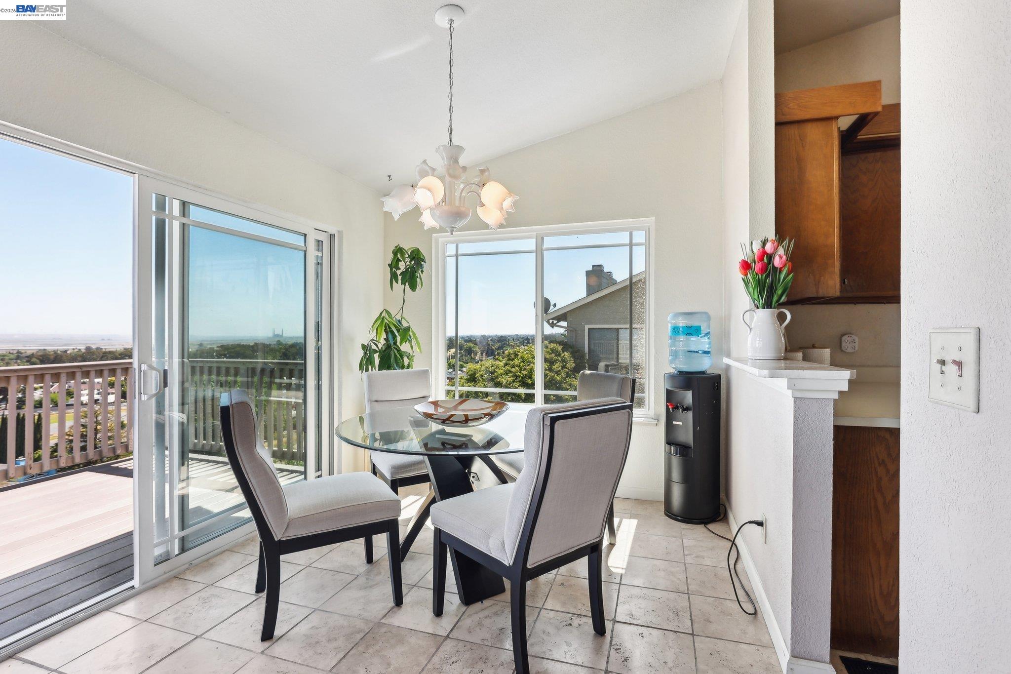 Detail Gallery Image 7 of 27 For 323 Rosemarie Pl, Bay Point,  CA 94565 - 3 Beds | 2/1 Baths