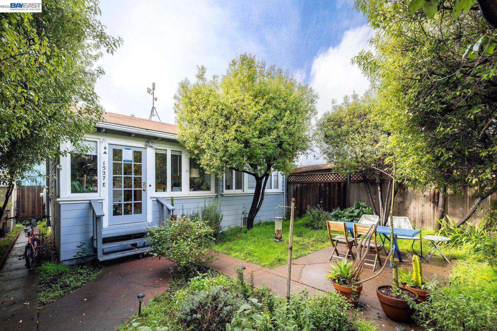 Detail Gallery Image 11 of 50 For 1527 8th St, Alameda,  CA 94501 - – Beds | – Baths