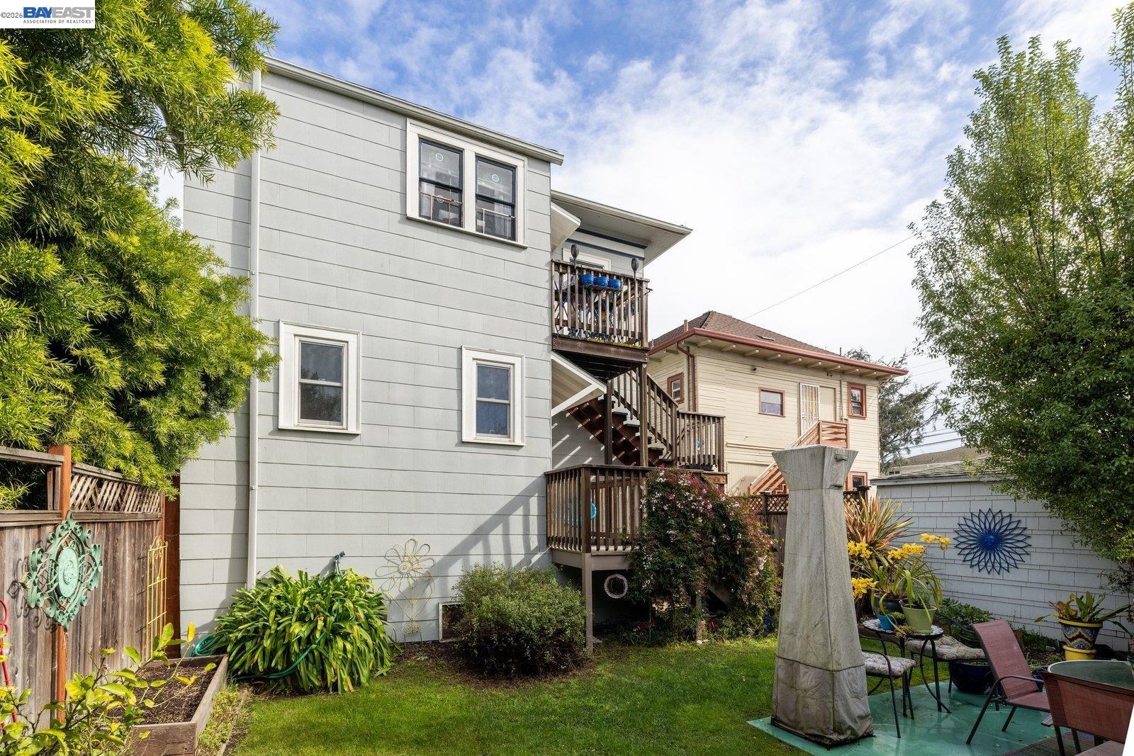 Detail Gallery Image 10 of 50 For 1527 8th St, Alameda,  CA 94501 - – Beds | – Baths