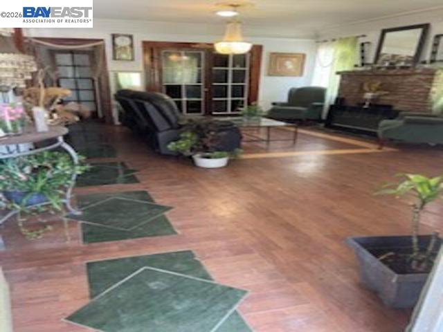 Detail Gallery Image 4 of 6 For 847 W 81st St, Los Angeles,  CA 90044 - 7 Beds | 3 Baths