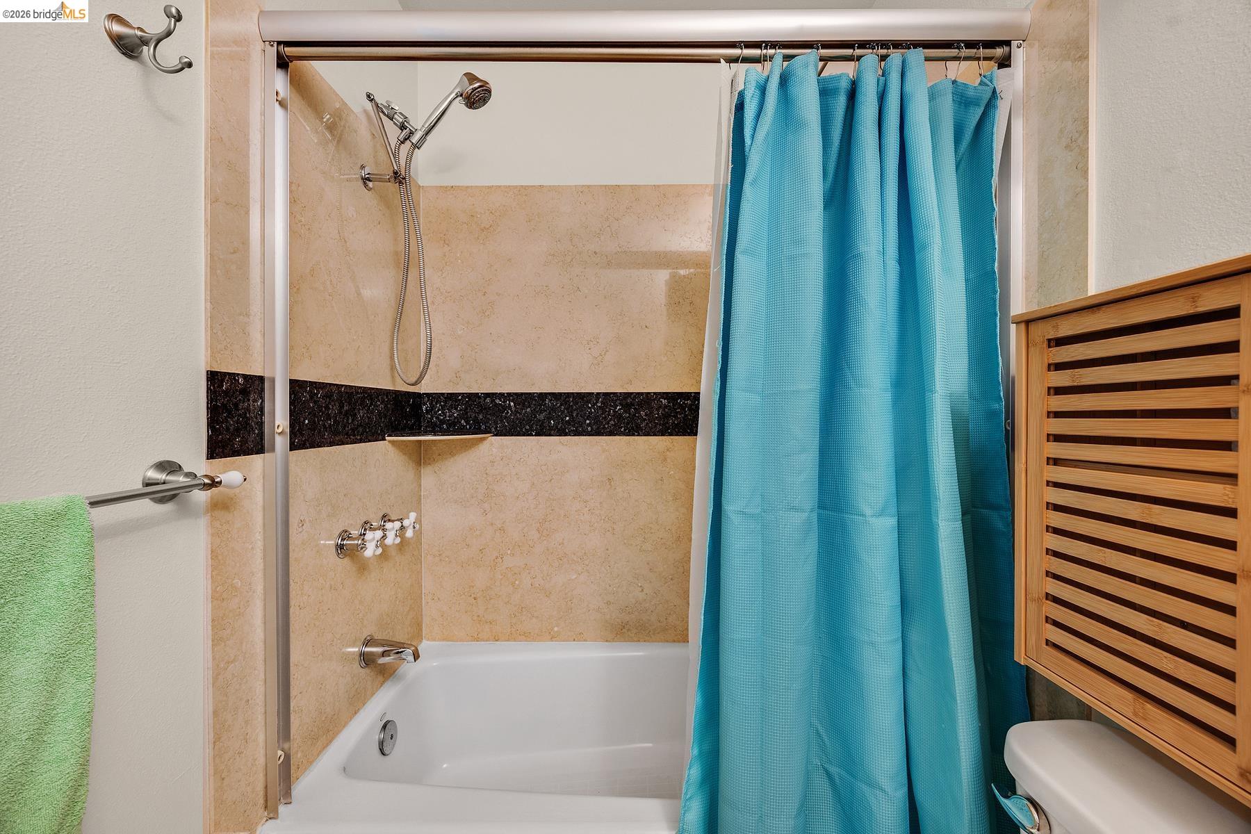 Photo #24: 41125551 Listing: Photo #24