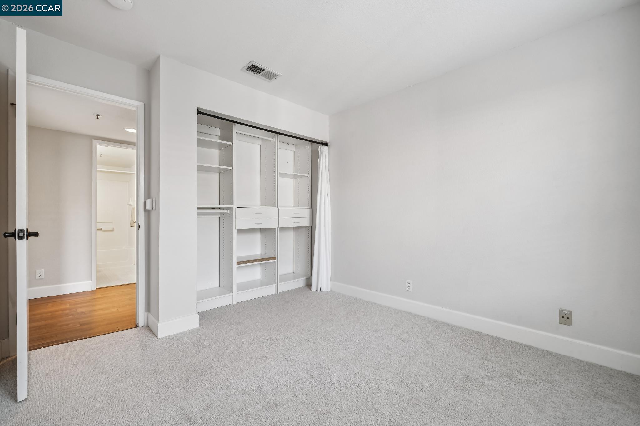 Photo #12: 41125552 Listing: Photo #12