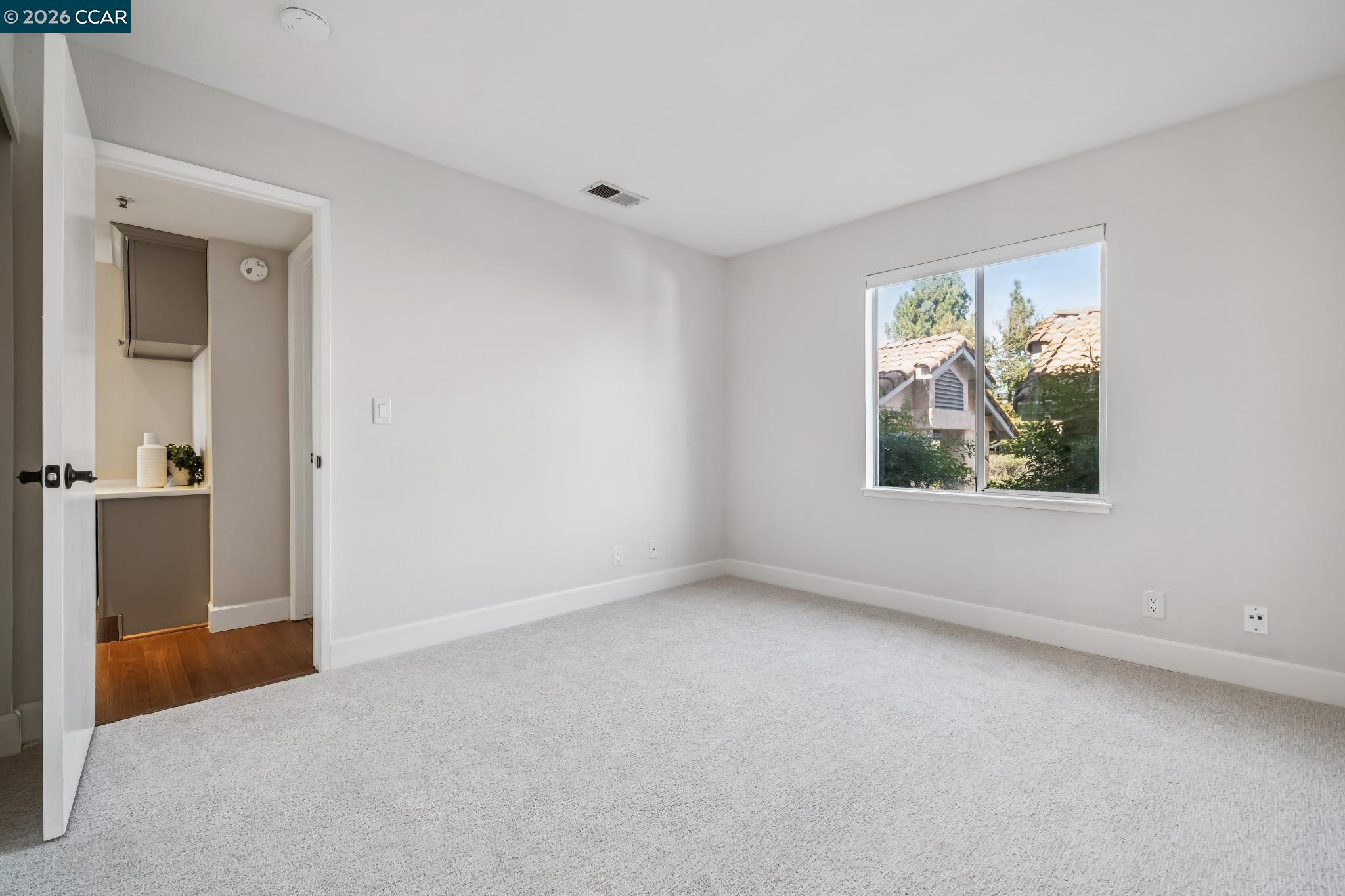 Photo #15: 41125552 Listing: Photo #15