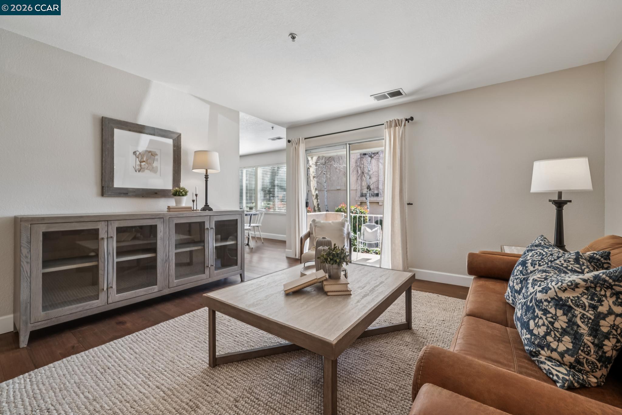 Photo #3: 41125552 Listing: Photo #3