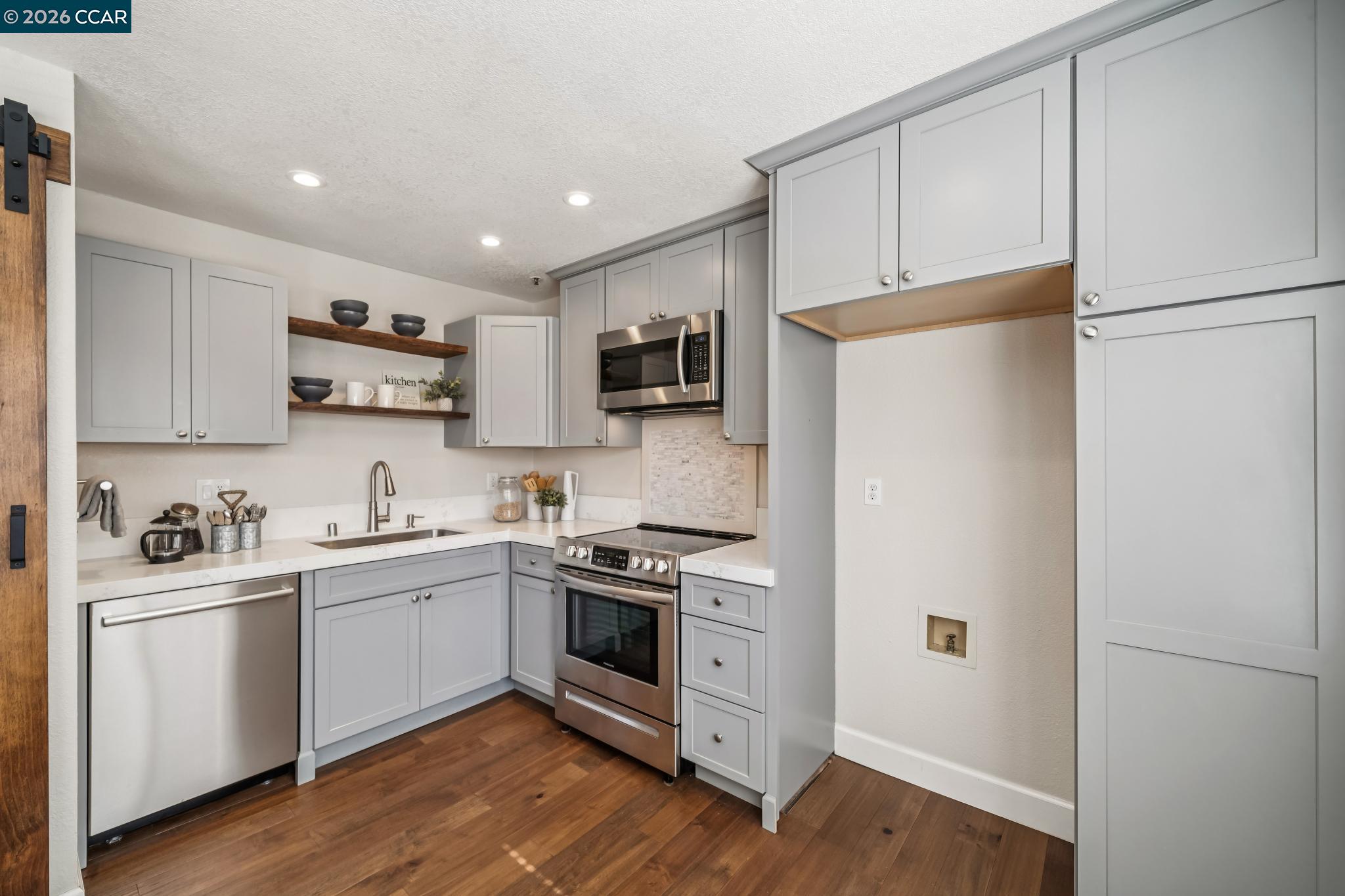 Photo #5: 41125552 Listing: Photo #5