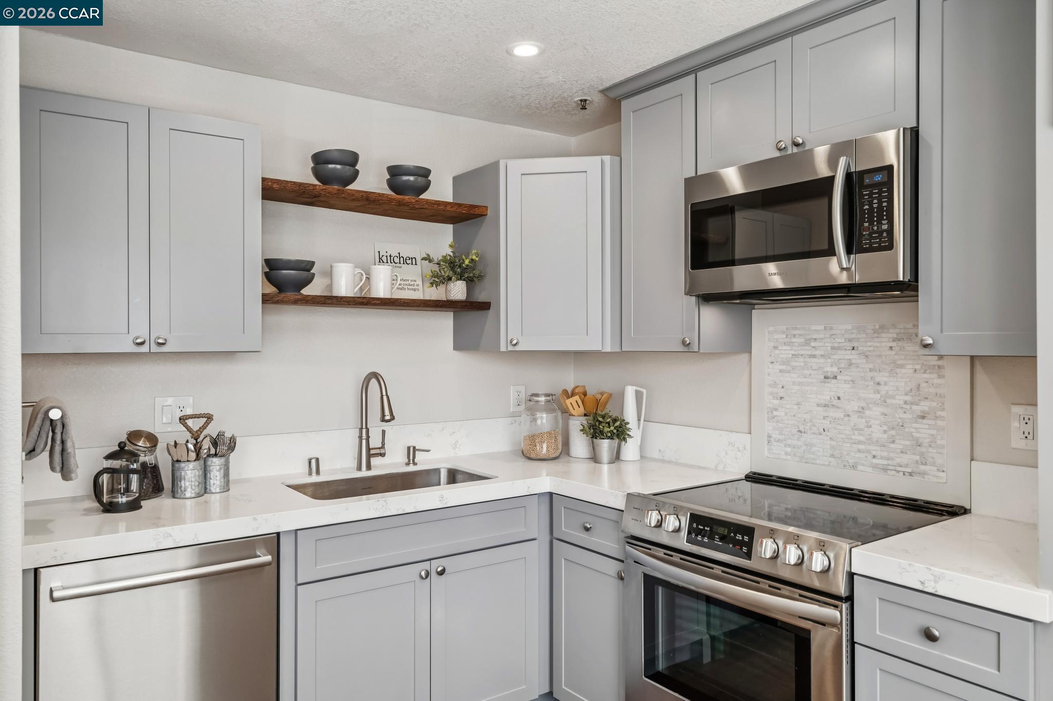 Photo #6: 41125552 Listing: Photo #6