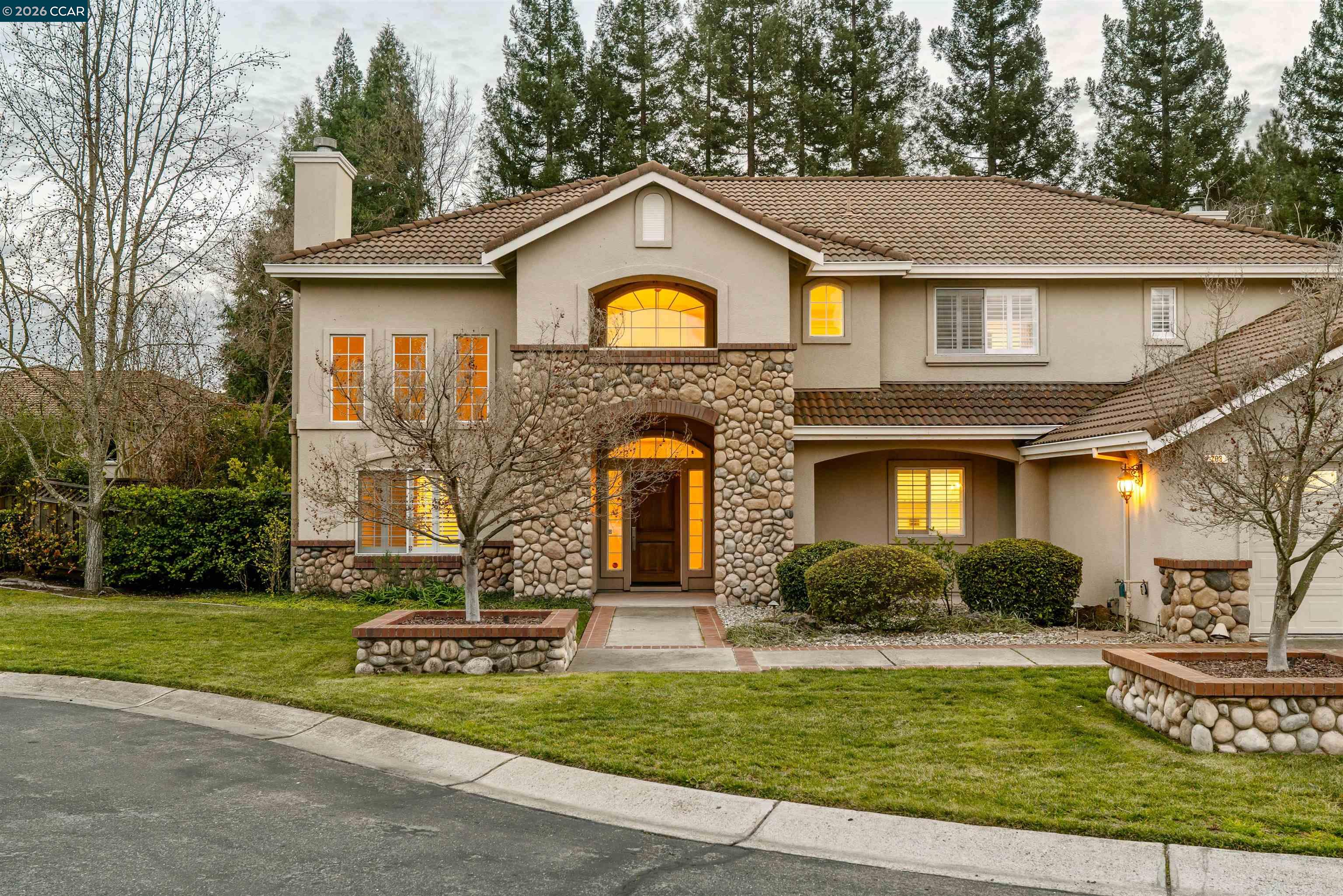 Detail Gallery Image 2 of 51 For 208 Kaitlyn Ln, Danville,  CA 94506 - 5 Beds | 3 Baths