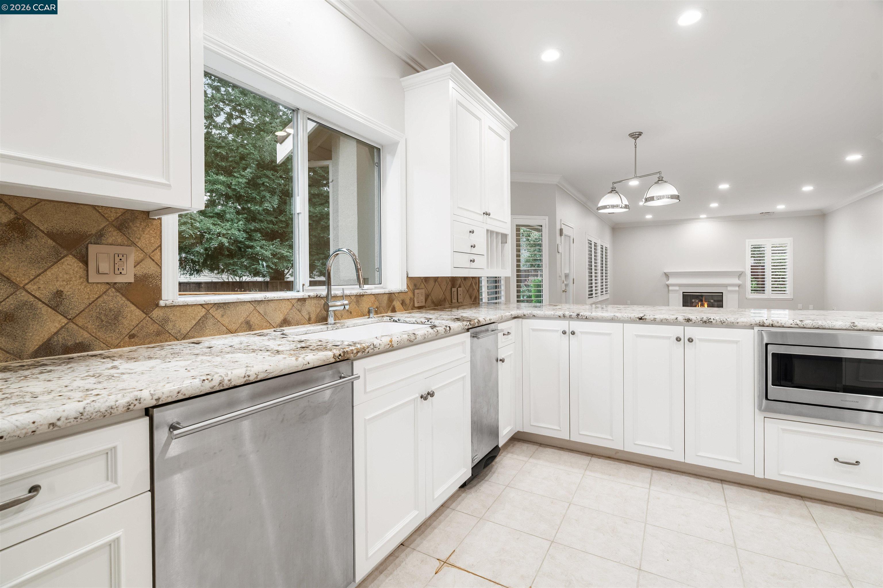 Detail Gallery Image 9 of 51 For 208 Kaitlyn Ln, Danville,  CA 94506 - 5 Beds | 3 Baths