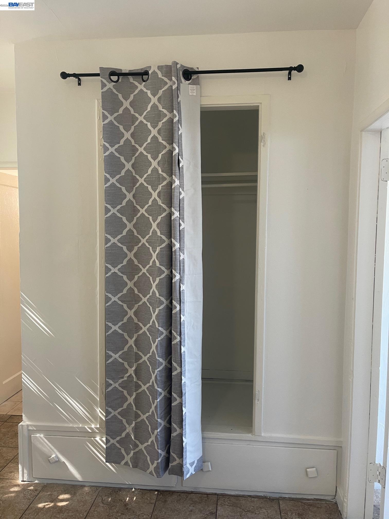 Detail Gallery Image 3 of 36 For 22622 2nd Street, Hayward,  CA 94541 - – Beds | – Baths