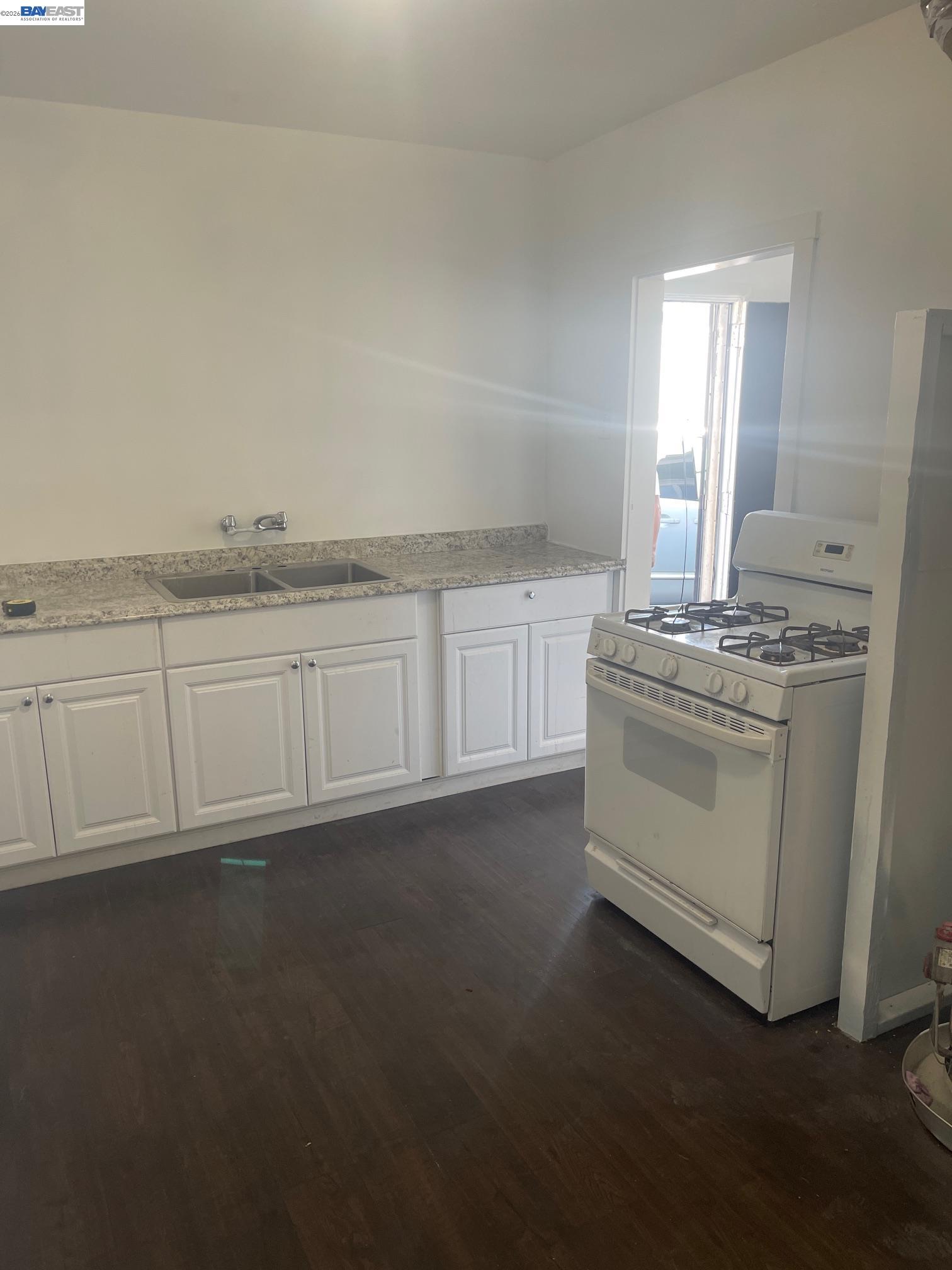 Detail Gallery Image 6 of 36 For 22622 2nd Street, Hayward,  CA 94541 - – Beds | – Baths