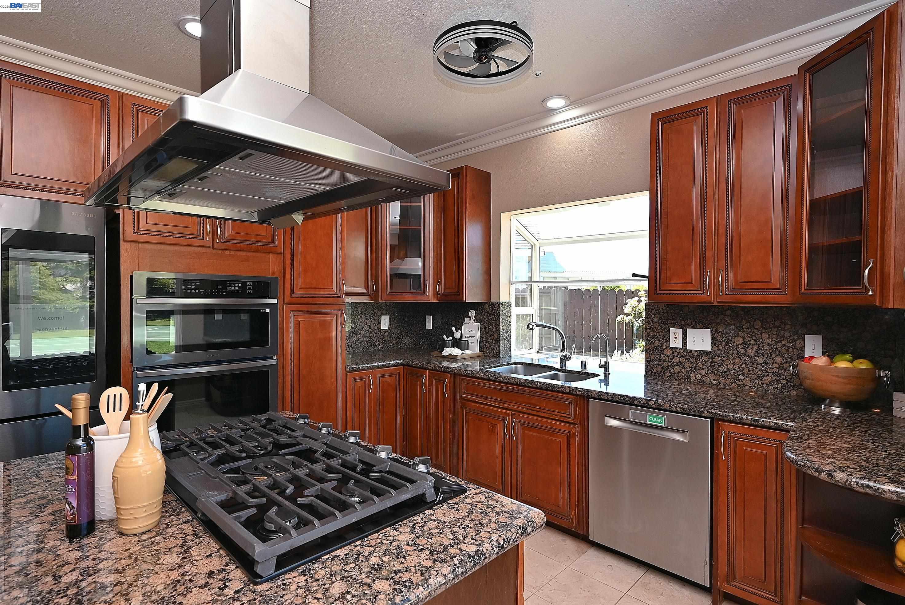 Detail Gallery Image 17 of 50 For 1498 Columbine Way, Livermore,  CA 94551 - 6 Beds | 3 Baths