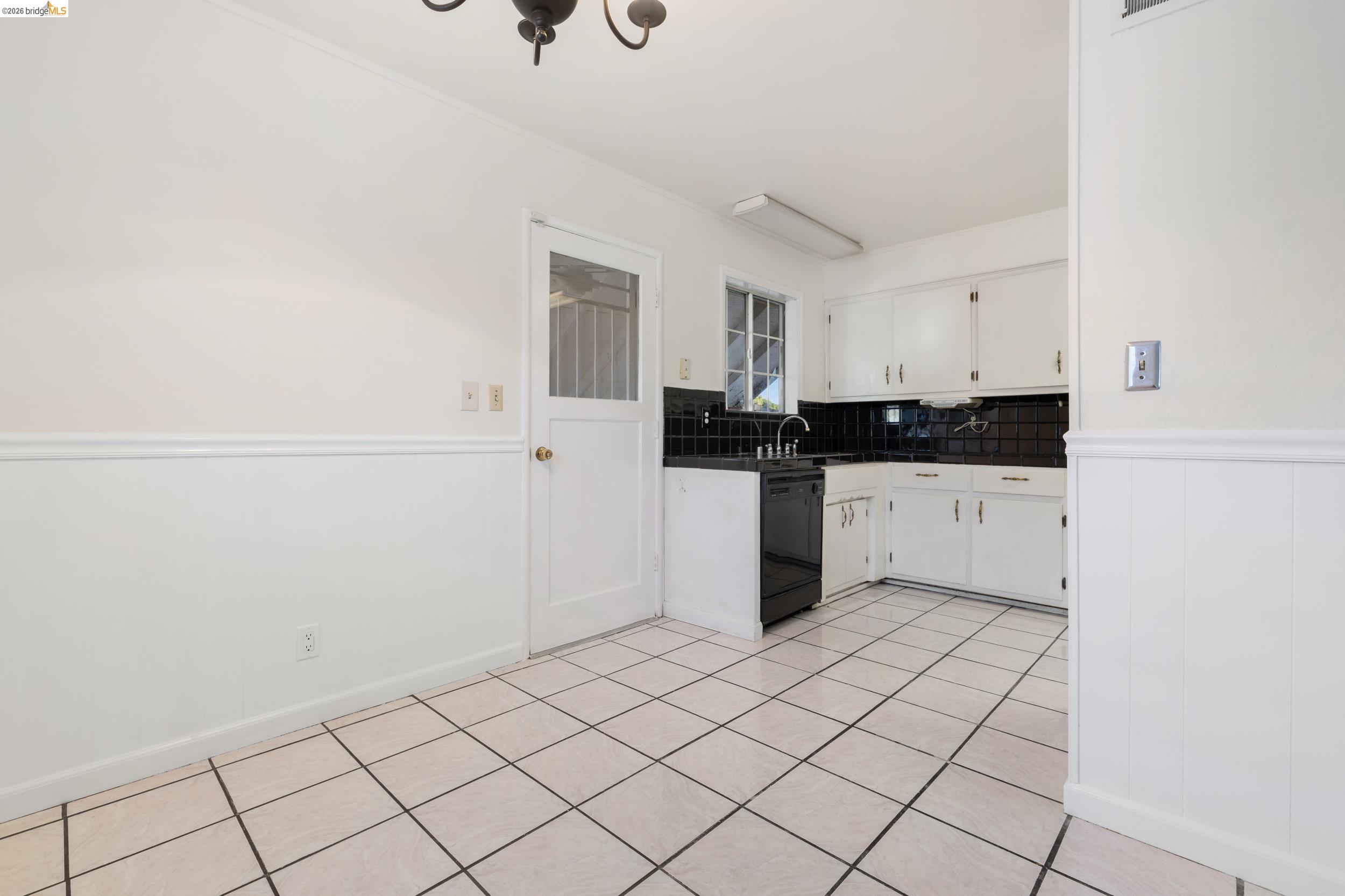 Detail Gallery Image 7 of 39 For 2942 Roosevelt Ln, Antioch,  CA 94509 - 3 Beds | 2 Baths