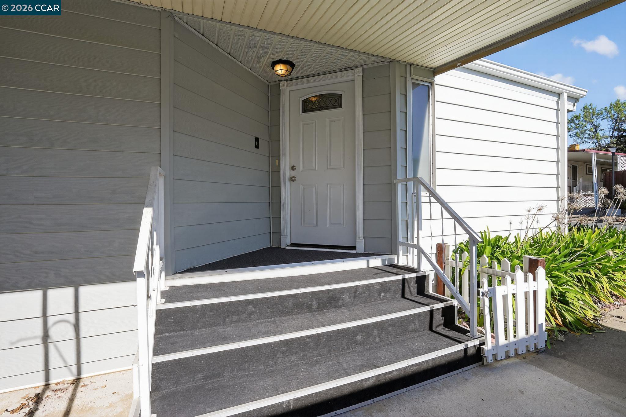 Detail Gallery Image 3 of 30 For 20 Terrace Drive #20,  Concord,  CA 94518 - 2 Beds | 2 Baths