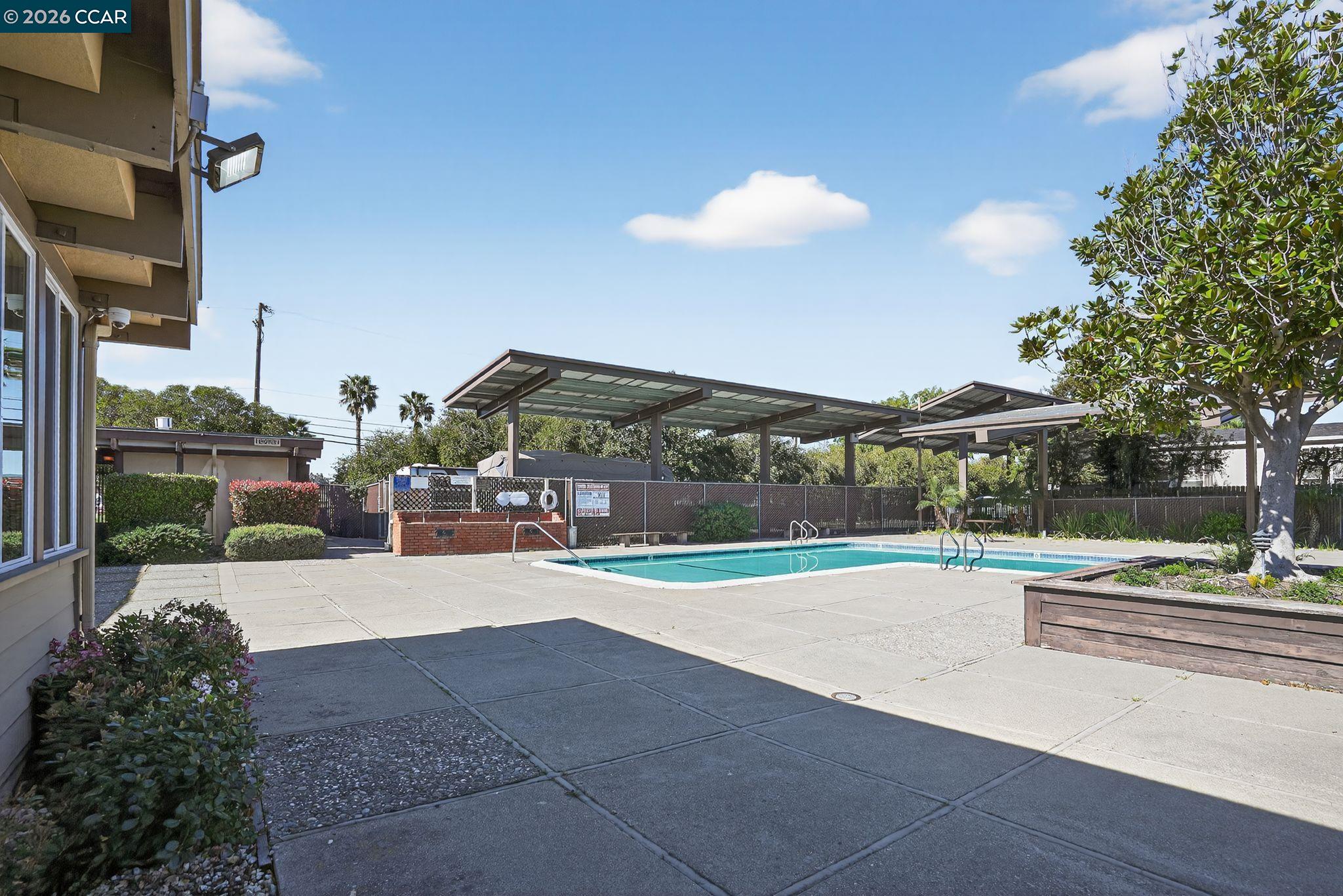 Detail Gallery Image 8 of 30 For 20 Terrace Drive #20,  Concord,  CA 94518 - 2 Beds | 2 Baths