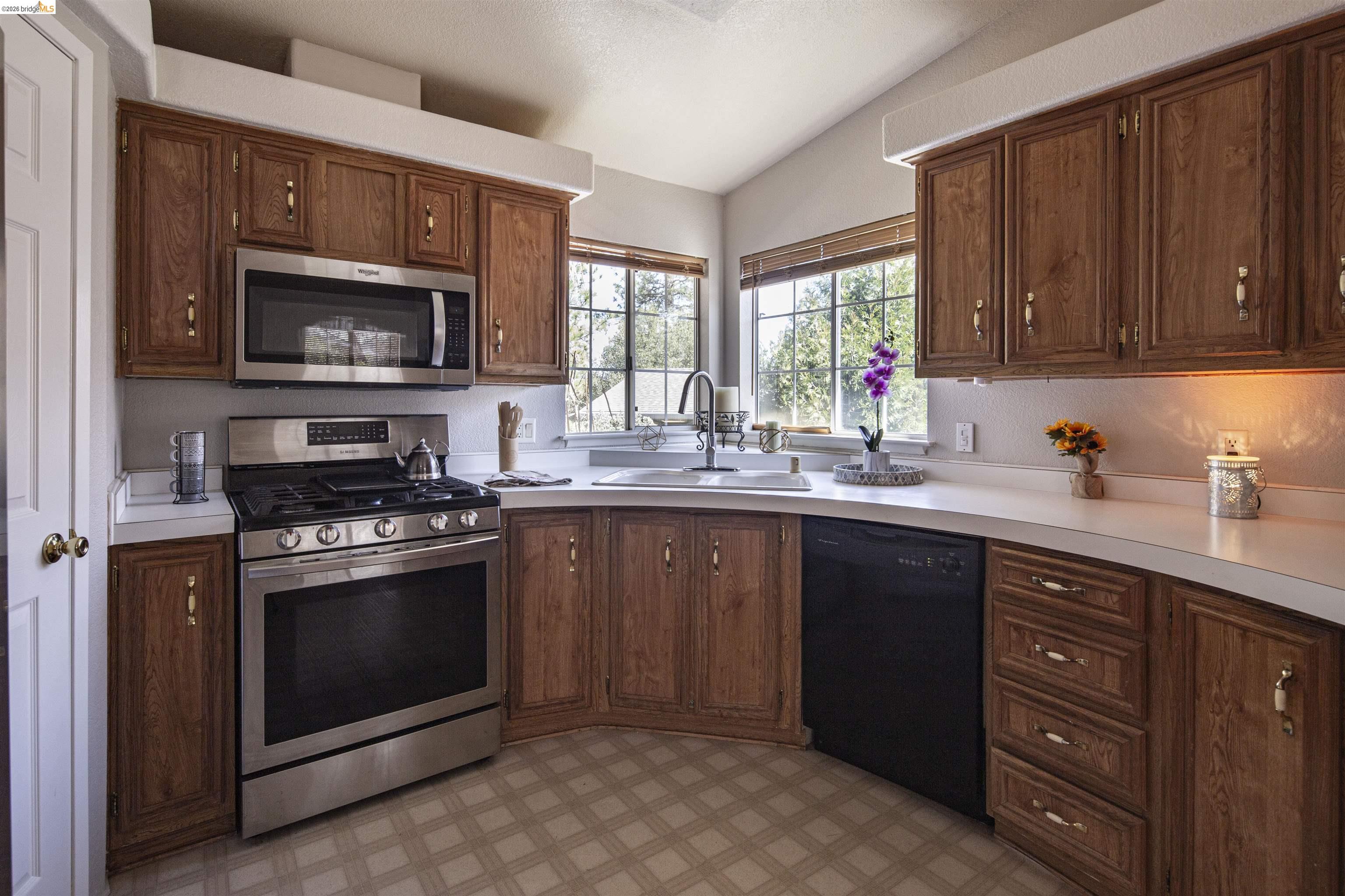 Detail Gallery Image 16 of 48 For 12690 Mueller Dr, Groveland,  CA 95321 - 3 Beds | 2 Baths