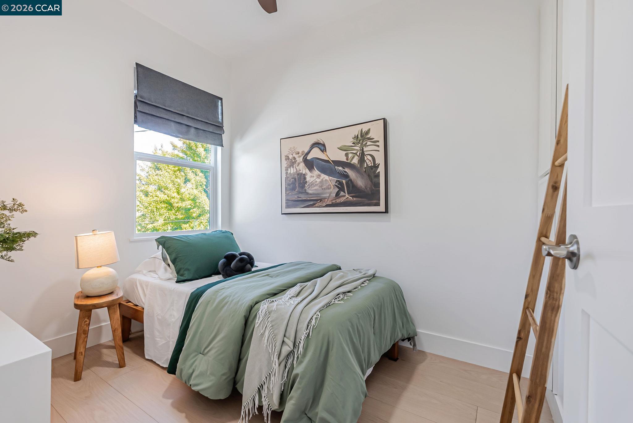 Detail Gallery Image 18 of 37 For 1727 9th St, Oakland,  CA 94607 - 4 Beds | 1/1 Baths