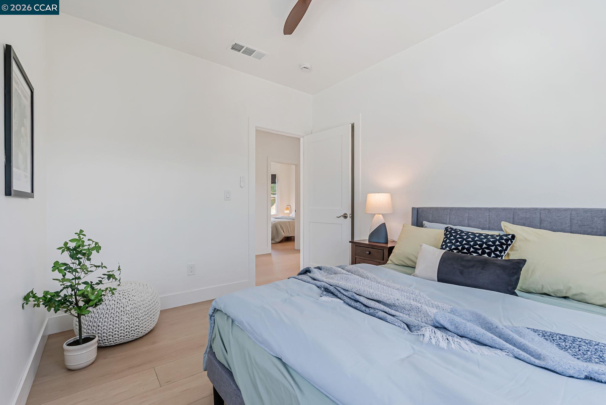 Detail Gallery Image 20 of 37 For 1727 9th St, Oakland,  CA 94607 - 4 Beds | 1/1 Baths