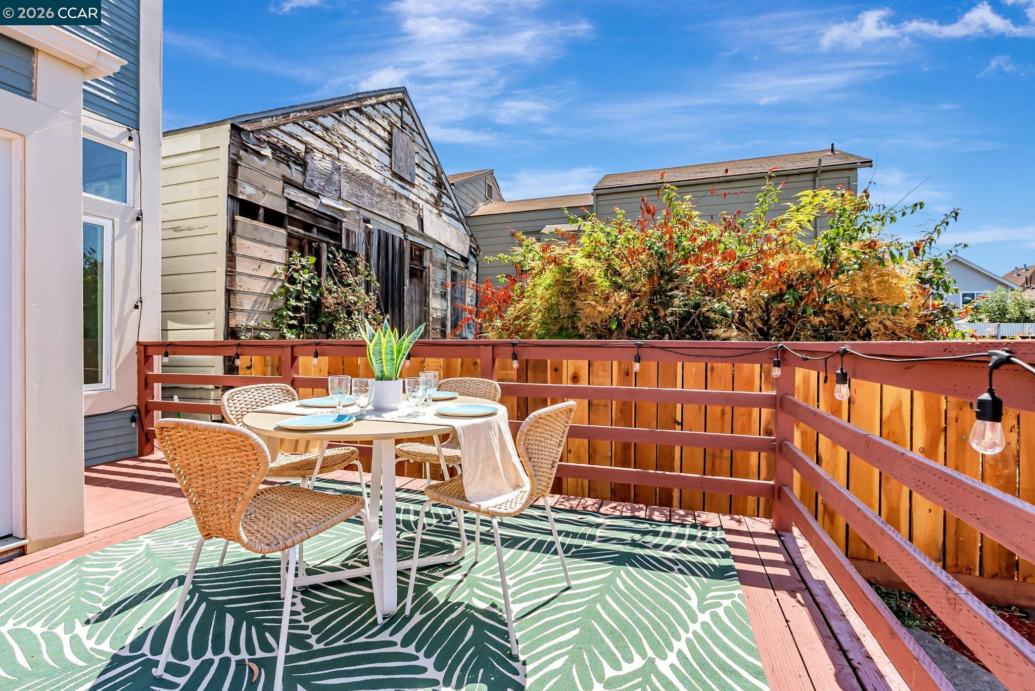 Detail Gallery Image 32 of 37 For 1727 9th St, Oakland,  CA 94607 - 4 Beds | 1/1 Baths