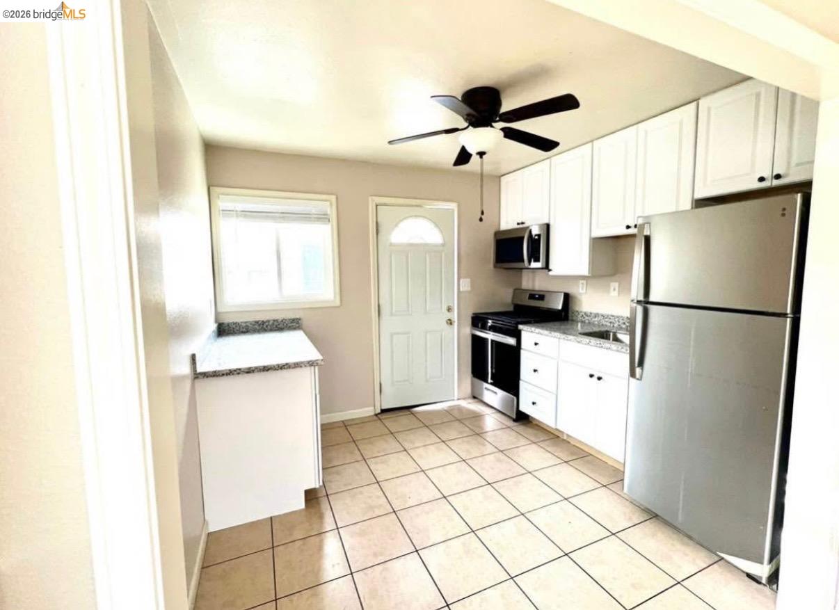 Detail Gallery Image 2 of 5 For 31 Sunset Dr #B,  Antioch,  CA 94509 - 2 Beds | 1 Baths