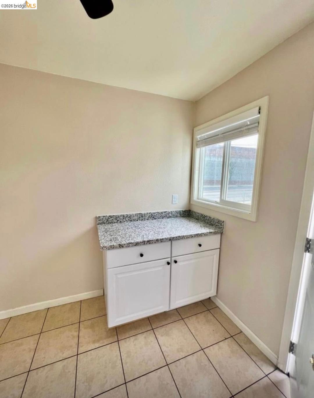 Detail Gallery Image 3 of 5 For 31 Sunset Dr #B,  Antioch,  CA 94509 - 2 Beds | 1 Baths