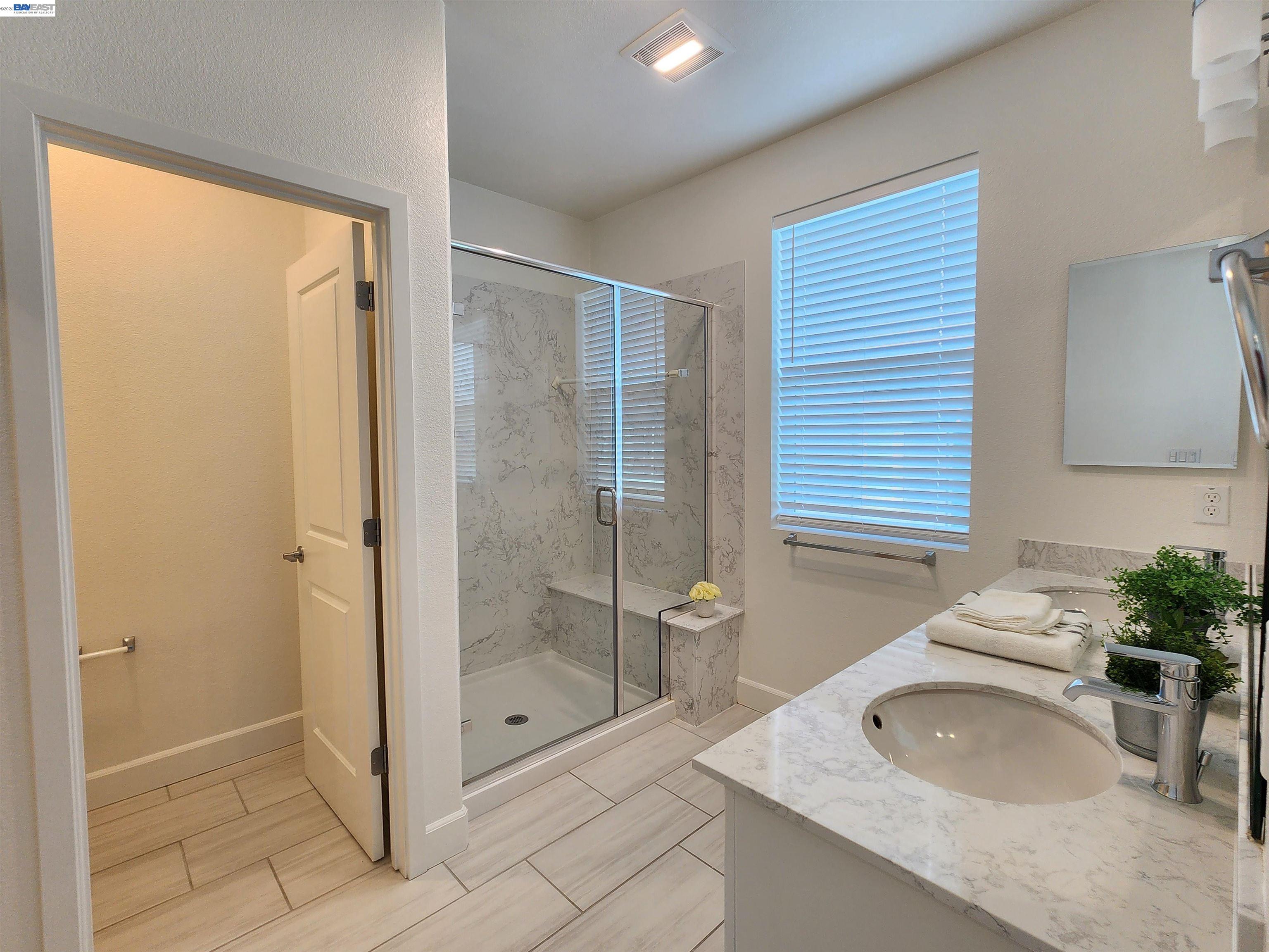 Detail Gallery Image 10 of 20 For 417 Mystic Ln, Pittsburg,  CA 94565 - 5 Beds | 4 Baths