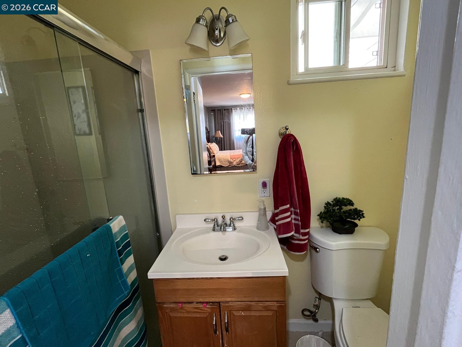 Detail Gallery Image 13 of 18 For 1078 via Enrico, San Lorenzo,  CA 94580 - 3 Beds | 2 Baths