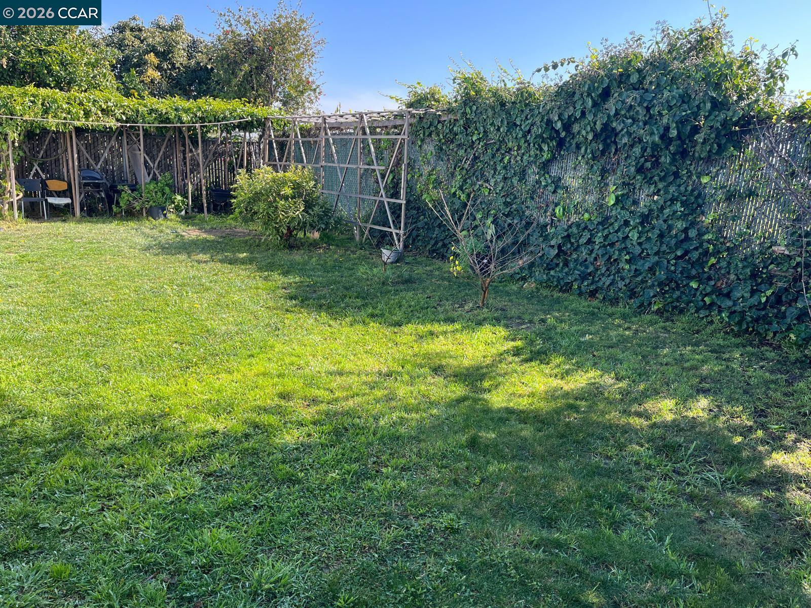 Detail Gallery Image 14 of 18 For 1078 via Enrico, San Lorenzo,  CA 94580 - 3 Beds | 2 Baths