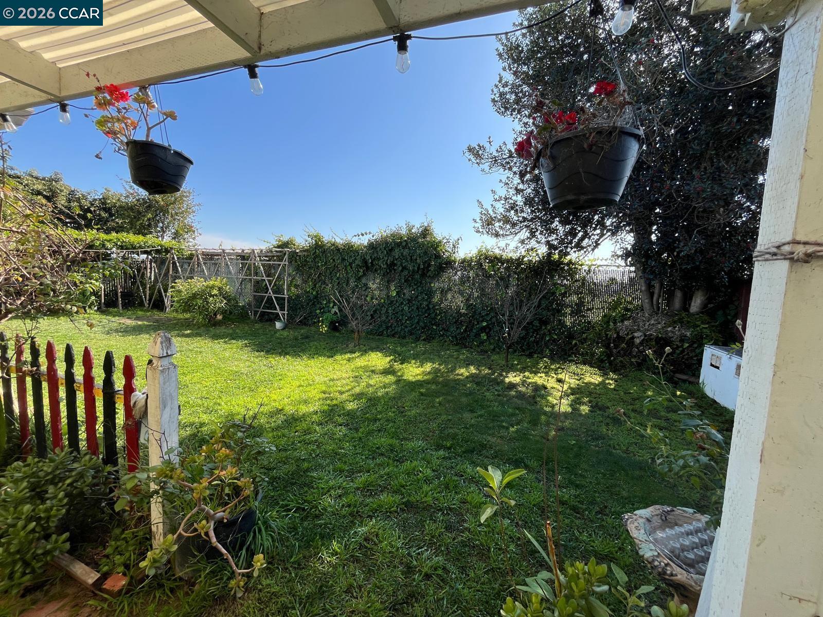 Detail Gallery Image 15 of 18 For 1078 via Enrico, San Lorenzo,  CA 94580 - 3 Beds | 2 Baths