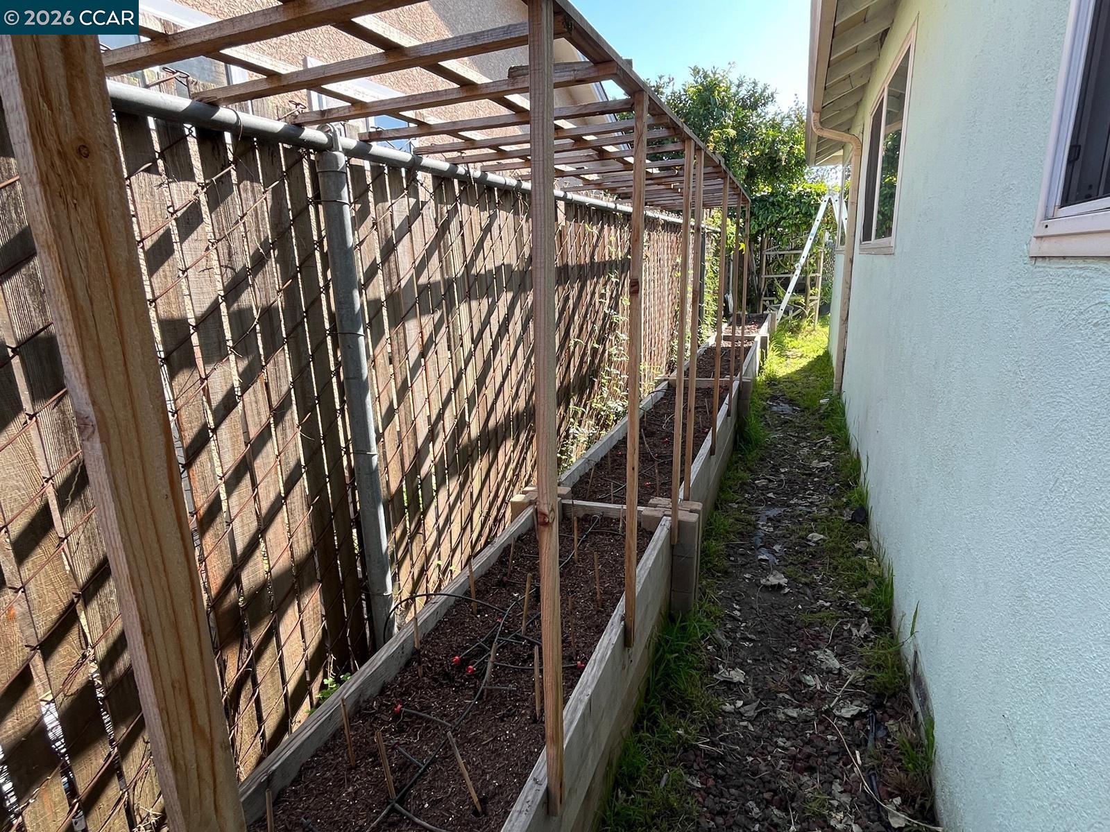 Detail Gallery Image 17 of 18 For 1078 via Enrico, San Lorenzo,  CA 94580 - 3 Beds | 2 Baths