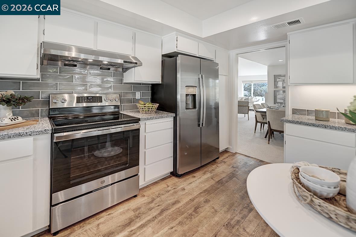 Photo #12: 41125568 Listing: Photo #12