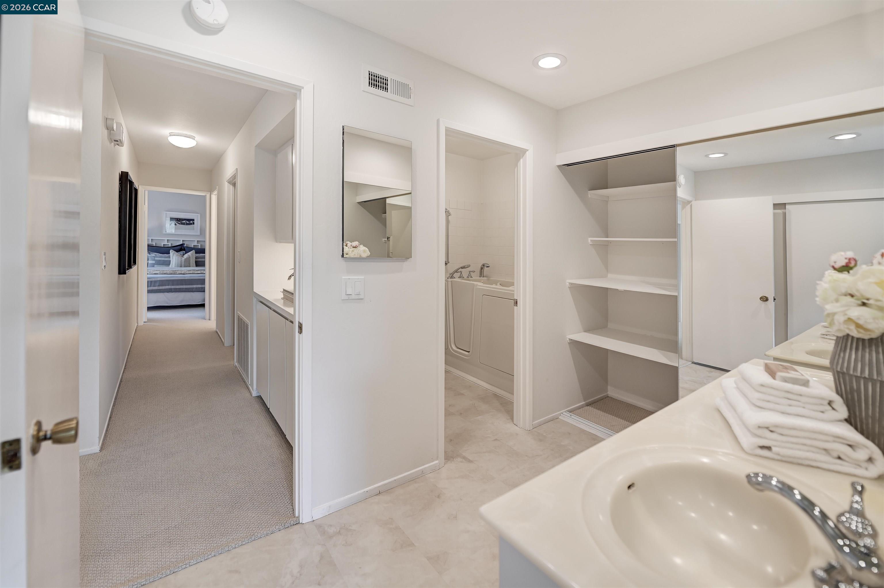 Photo #33: 41125568 Listing: Photo #33