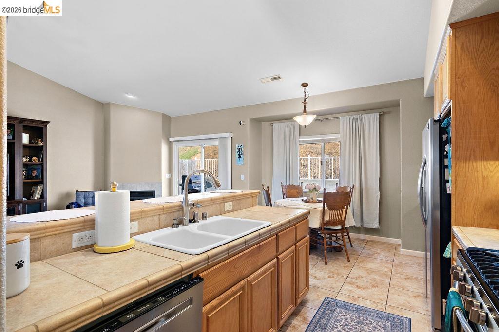 Detail Gallery Image 28 of 60 For 4955 Little John Rd, Copperopolis,  CA 95228 - 4 Beds | 2 Baths