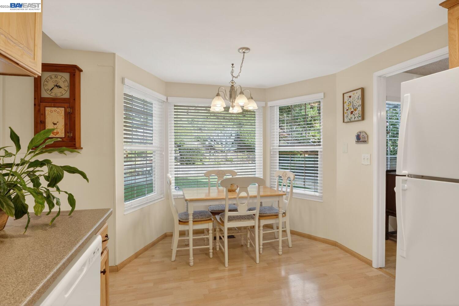 Detail Gallery Image 15 of 50 For 5827 Cold Water Drive, Castro Valley,  CA 94552 - 5 Beds | 2/1 Baths